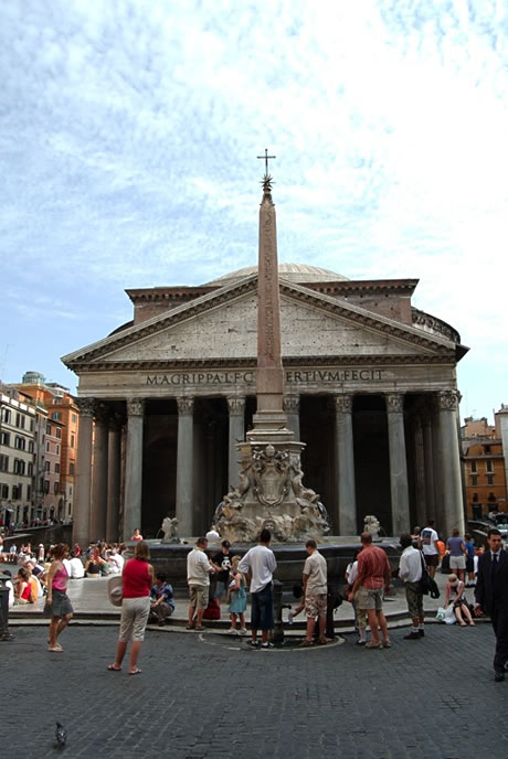 Der Piazza del Pantheon in Rom foto