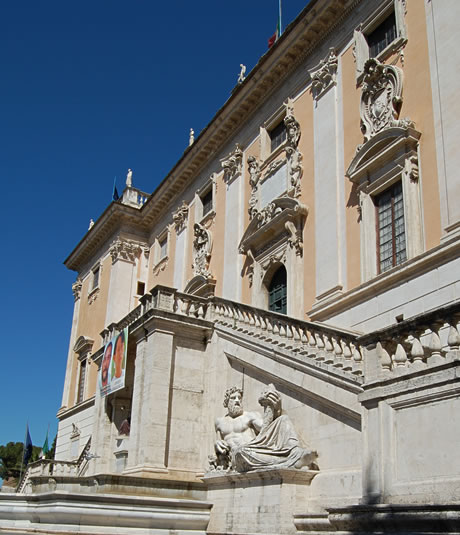 Der Senatorenpalast auf der Kapitolsplatz in Rom foto