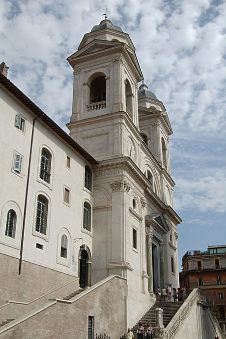 Die Roemische Kirche Sant Trinita dei Monti foto