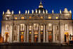 Die Hauptfassade Der Basilika St Peter Bei Nacht