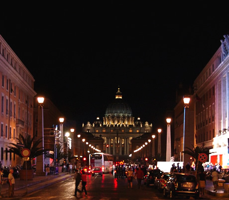 Via della Conciliazione bei Nacht Rom foto