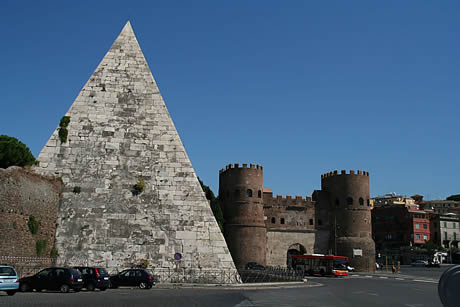 Cestia pyramid in Rome photo