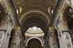 A L'intérieur De La Basilique Saint-Pierre Au Vatican