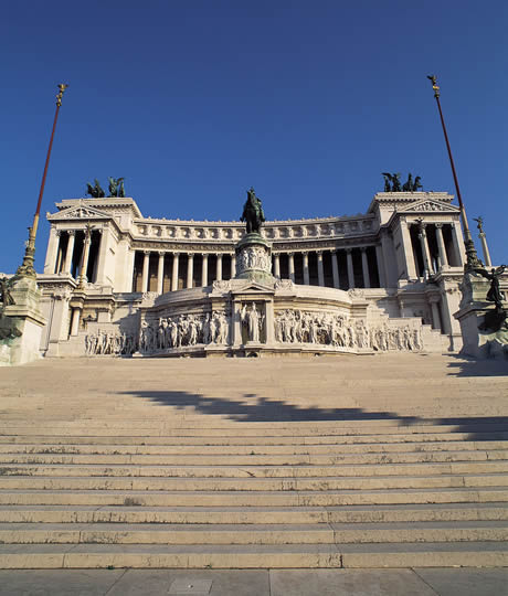 Il Vittoriano a Roma foto