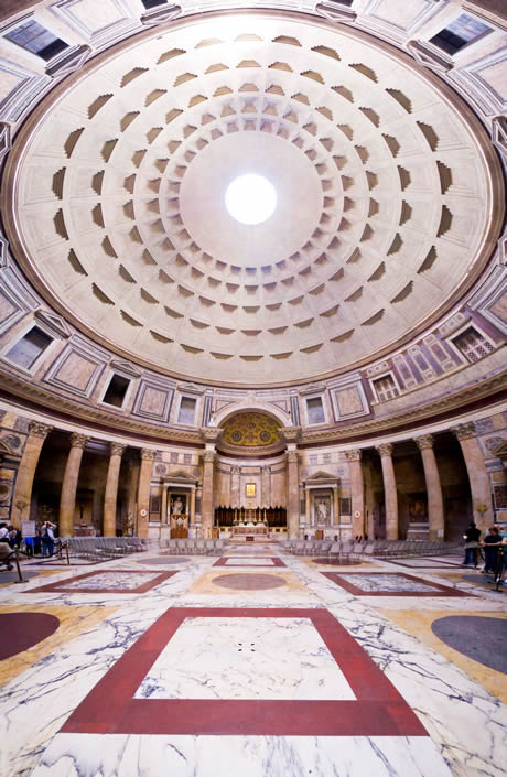 Interno del Pantheon di Roma foto
