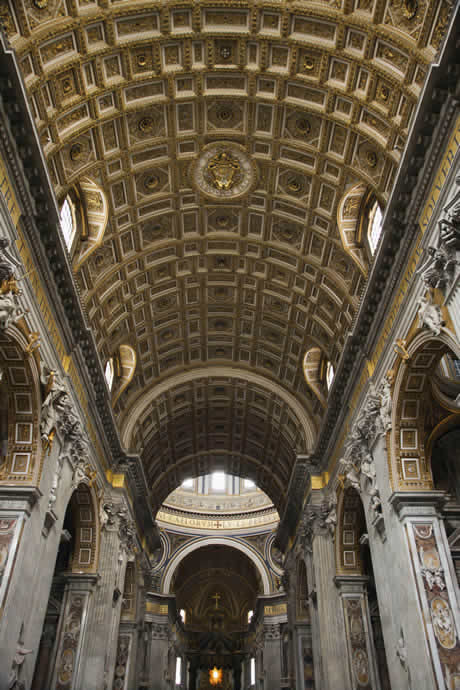 Interno della Basilica di San Pietro a Roma foto