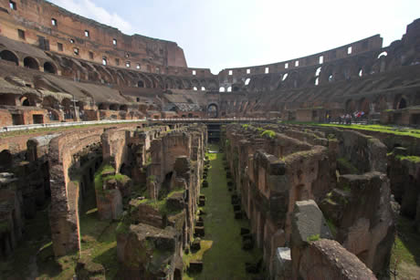 Colosseum sau amfiteatrul Flavian din Roma foto