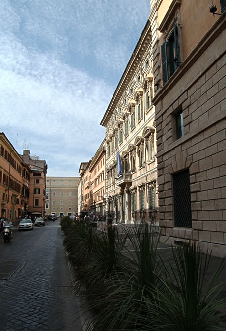 Corso del Rinascimento la Roma foto