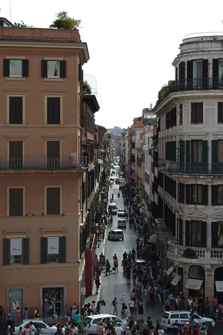 Via dei Condotti din Roma foto