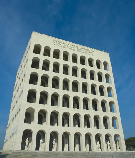 квадратный Колизей в Риме фото